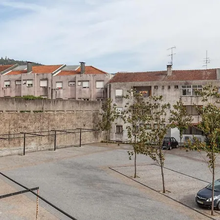 Апартаменты Old Market Гимарайнш